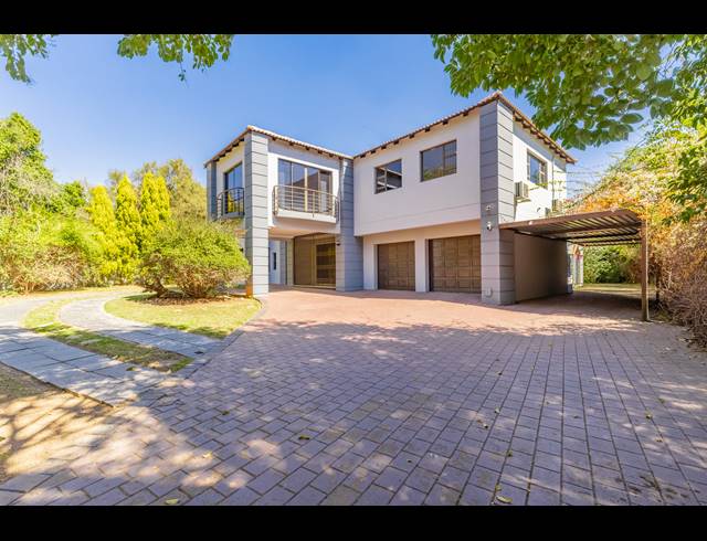 6 BEDROOM HOUSE FOR SALE IN BRYANSTON